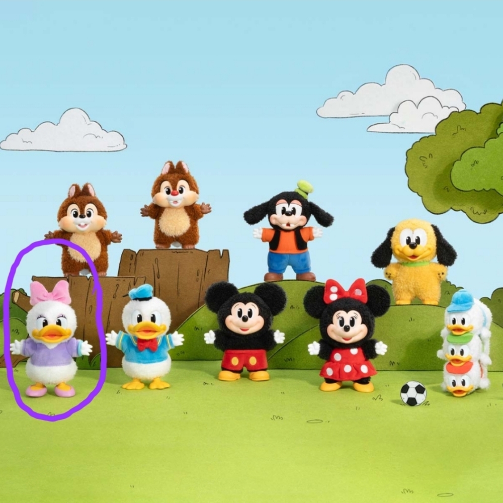 AUTHENTIC POPMART Mickey Family Cute Together Keychain/Bag Charm - DAISY 💜🩷💜 - Picture 8 of 11